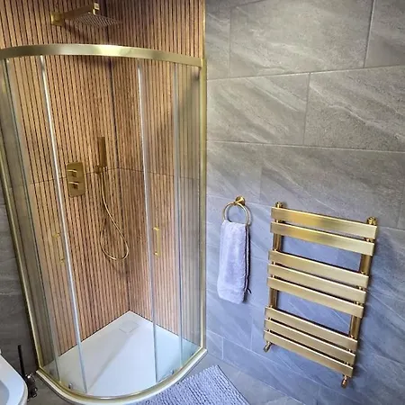 Free Parking And 15 Minutes Walk To The Railway Museum * York