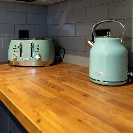 Holiday home Free Parking And 15 Minutes Walk To The Railway Museum