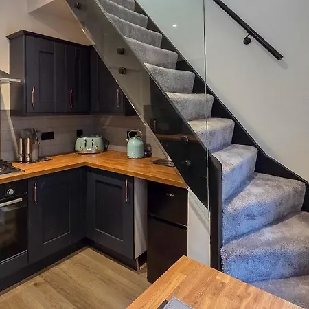 Free Parking And 15 Minutes Walk To The Railway Museum Dom wakacyjny